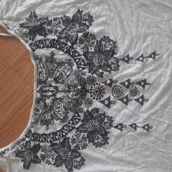 Tee - Picture 3 of 5